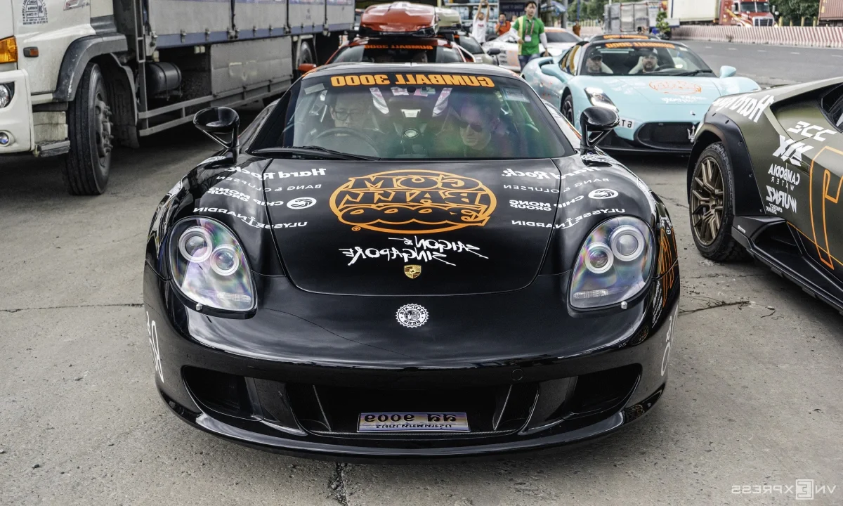 Legendary V10 Porsche Carrera GT Supercar Arrives in Vietnam