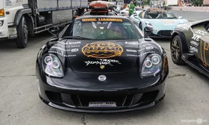 Legendary V10 Porsche Carrera GT Supercar Arrives in Vietnam - image 0