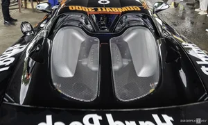 Legendary V10 Porsche Carrera GT Supercar Arrives in Vietnam - image 3