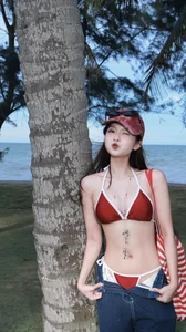 Vietnamese Celeb News: Hoa Minzy's Heartfelt Visit and Ho Ngoc Ha's Glamour - image 21
