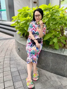 Vietnamese Celeb News: Hoa Minzy's Heartfelt Visit and Ho Ngoc Ha's Glamour - image 1