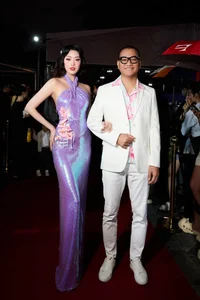 Vietnamese Celeb News: Hoa Minzy's Heartfelt Visit and Ho Ngoc Ha's Glamour - image 18