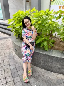 Vietnamese Celeb News: Hoa Minzy's Heartfelt Visit and Ho Ngoc Ha's Glamour - image 38