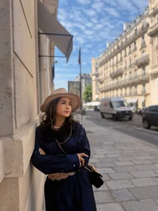Vietnamese Celeb News: Hoa Minzy's Heartfelt Visit and Ho Ngoc Ha's Glamour - image 40