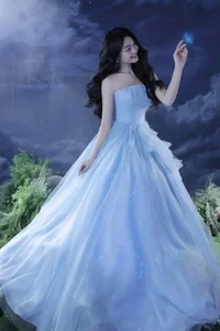 Lo Lem's Elegant Wealthy Girl Fashion Style: A Look at Quyen Linh's Daughter - image 1