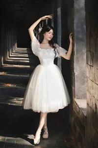 Lo Lem's Elegant Wealthy Girl Fashion Style: A Look at Quyen Linh's Daughter - image 6
