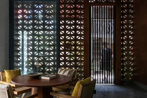 Urban Greenery: A 4-Story Townhouse Designed as a Lush Tropical Oasis - image 3