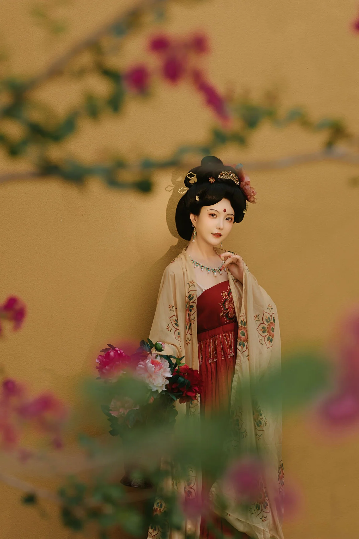 Lu Lu Haley in YiTuYu Art Language Vol.7800: A Masterpiece of Modern Portrait Photography