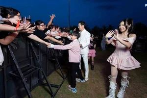 Lý Hải's Daughter Impresses Fans With Acting and Dancing Debut in 'Lật Mặt 8' Showcase - image 9