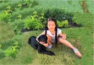 The Ethereal Charm of Zhao Wei Daughter April Huang Xing - image 0