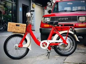 Vintage Classic: The 1965 Honda P25 Moped Sparking Nostalgia in Hanoi - image 7