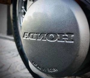 Vintage Classic: The 1965 Honda P25 Moped Sparking Nostalgia in Hanoi - image 4