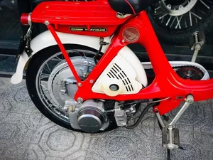 Vintage Classic: The 1965 Honda P25 Moped Sparking Nostalgia in Hanoi - image 3