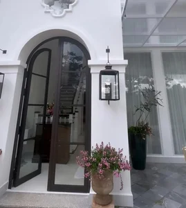 Son Tung M-TP Dedicates New Song to Fans and Le Quyen Reveals Her Luxurious Da Lat Villa - image 4