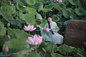 YiTuYu Art Language Vol. 4940 - Zhi Zi Hua Portrait Photography Collection - image 10