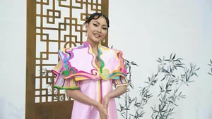 Vietnamese Beauty Queens Honor Traditional Cải Lương Opera in Stunning New Fashion Gallery - image 8