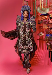 Vietnamese Beauty Queens Honor Traditional Cải Lương Opera in Stunning New Fashion Gallery - image 7