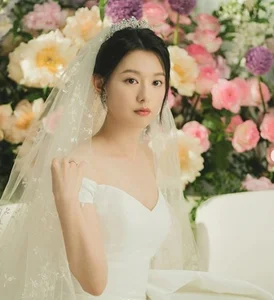 Luxury Fashion in Queen Of Tears: Kim Ji Won’s High-End Designer Wardrobe - image 3
