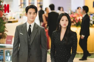 Luxury Fashion in Queen Of Tears: Kim Ji Won’s High-End Designer Wardrobe - image 5