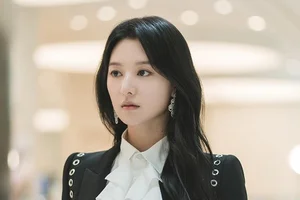 Luxury Fashion in Queen Of Tears: Kim Ji Won’s High-End Designer Wardrobe - image 0
