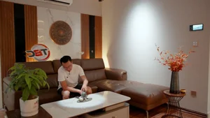 Inside the Modern Smart Apartment of Sports Commentator Ta Bien Cuong - image 7