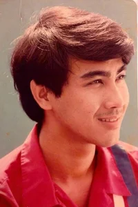 The Youthful Charm and Romantic Legacy of Vietnamese Actor Quyen Linh - image 8