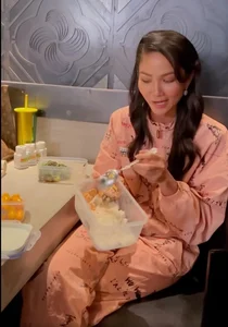 Miss Vietnam H'Hen Nie Sparks Buzz Over a Surprising Detail in Her Instant Noodle Bowl - image 3