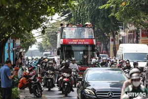 Thanh Thuy Celebrates Miss International Win with Vibrant Double-Decker Bus Parade - image 10