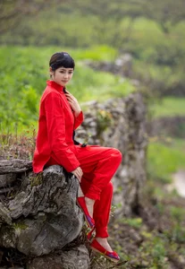 YiTuYu Art Language Vol.4584 Featuring Model Er: A Masterclass in Modern Portraiture and Aesthetic Photography - image 21
