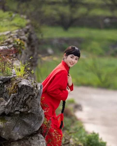 YiTuYu Art Language Vol.4584 Featuring Model Er: A Masterclass in Modern Portraiture and Aesthetic Photography - image 5