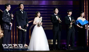 44th Blue Dragon Film Awards: Lee Byung Hun Wins Best Actor and JYP Performs - image 10