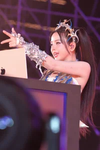 Chi Pu, Tang Duy Tan, and MONO Deliver High-Energy Stage Performances - image 4