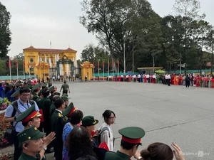 Vietnam Honors Chinese President Xi Jinping with Majestic 21-Gun Salute Ceremony - image 3
