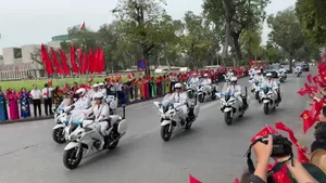 Vietnam Honors Chinese President Xi Jinping with Majestic 21-Gun Salute Ceremony - image 0