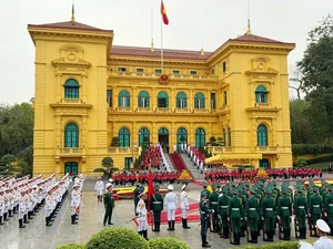 Vietnam Honors Chinese President Xi Jinping with Majestic 21-Gun Salute Ceremony - image 1