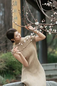 Elegant Chinese Zen Style: A Serene Garden Stroll in Hanfu Fashion - image 3