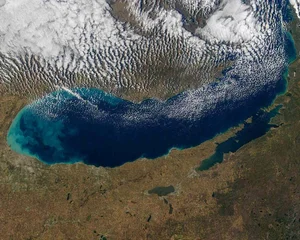Uncovering the Mystery: Giant Holes Discovered at the Bottom of Lake Michigan - image 1