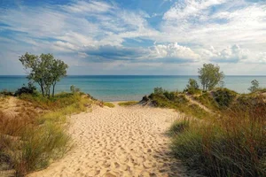 Uncovering the Mystery: Giant Holes Discovered at the Bottom of Lake Michigan - image 0