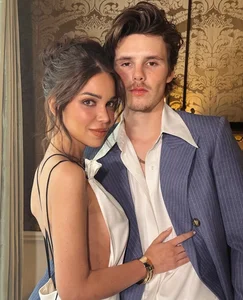 Stunning Style and Fashion of Cruz Beckham's Girlfriend: A Complete Visual Gallery - image 1