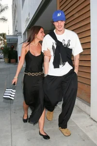 Stunning Style and Fashion of Cruz Beckham's Girlfriend: A Complete Visual Gallery - image 3
