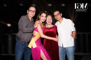 Le Hoang Phuong Stuns with Iconic Swan Walk at Miss Grand International 2023 - image 4
