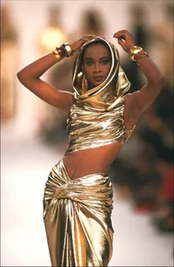 Why Celebrities Are Obsessed with the Headscarf and Hooded Fashion Trend - image 0