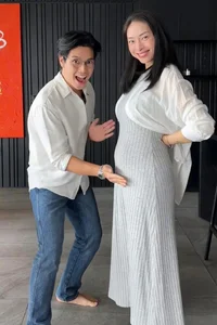Ngo Thanh Van's Life Journey: Embracing Her First Pregnancy - image 0