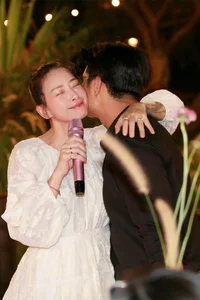 Ngo Thanh Van's Life Journey: Embracing Her First Pregnancy - image 2