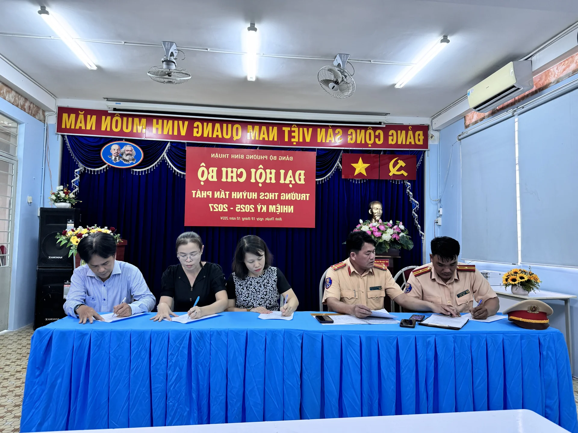 Traffic Police Inspection at District 7 High School Parking Lots Reveals Surprising Results