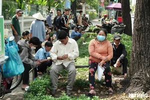 The Long Wait: Vietnamese Workers Travel 250km and Brave Sleepless Nights for Korean Farm Visas - image 5