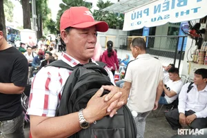 The Long Wait: Vietnamese Workers Travel 250km and Brave Sleepless Nights for Korean Farm Visas - image 0
