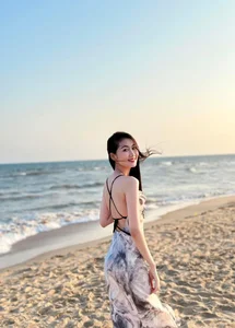 The Chic Everyday Style of Miss Que Anh: A Masterclass in Minimalist and Modern Street Fashion - image 10