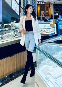 The Chic Everyday Style of Miss Que Anh: A Masterclass in Minimalist and Modern Street Fashion - image 1