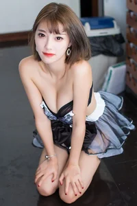 Modern Aesthetics and Fashion Trends in Chinese Modeling - image 16